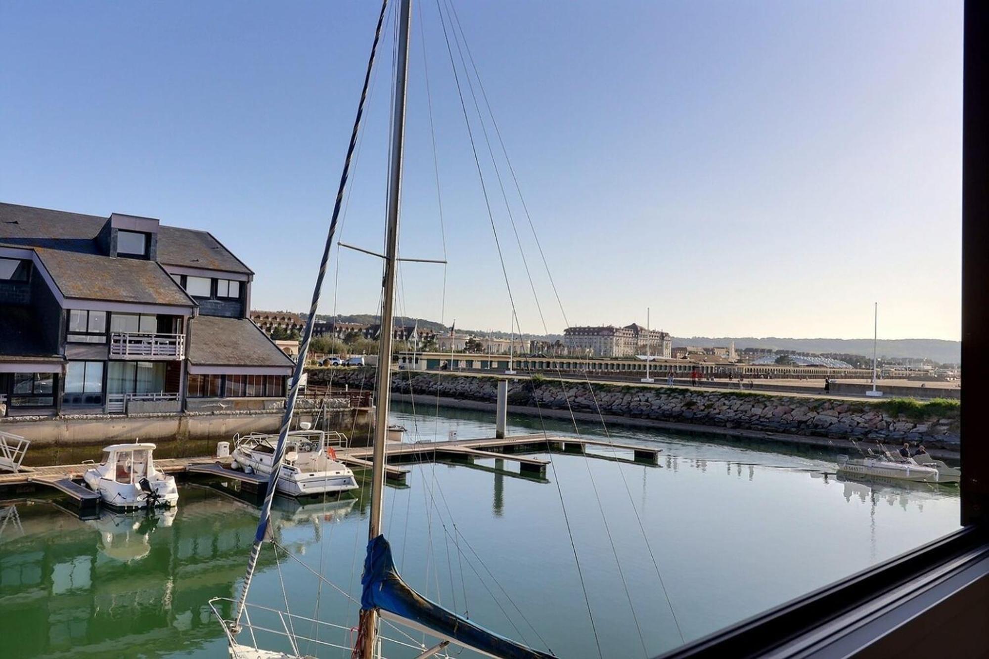 Sublime Apartment Facing The Port & Planches Deauville Exterior foto