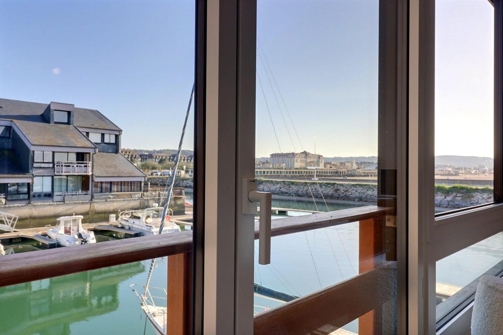 Sublime Apartment Facing The Port & Planches Deauville Exterior foto
